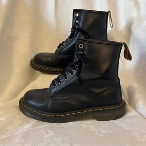 vegan leather size 8 1460 Felix lace up DMs